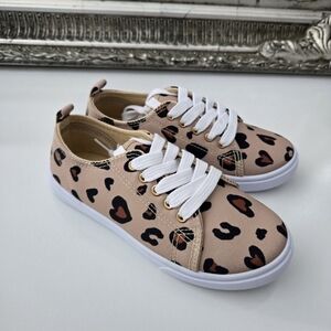 FabKids Tan Leopard Heart Sneaker. Size 1. New.